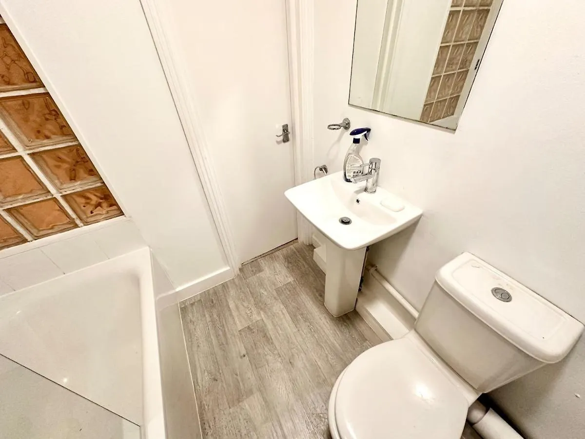 Flat-By Lewisham Train Station Apartment London United Kingdom