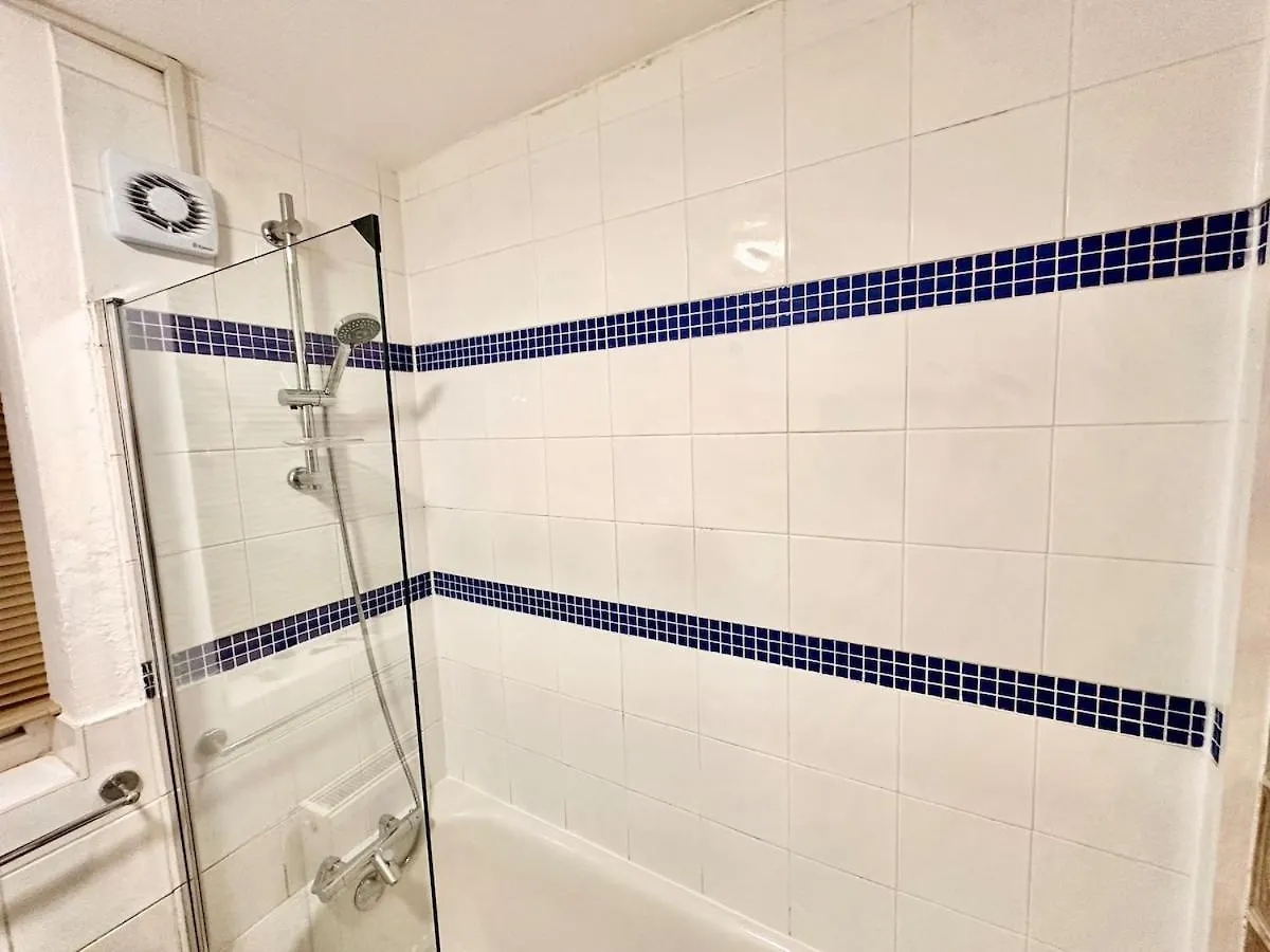 Flat-By Lewisham Train Station Apartment London